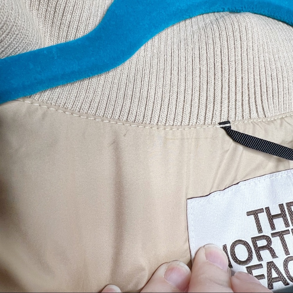 NWT The North Face Sylvester Beige Snap Front Ribbed Collar Vest - Picture 16 of 16